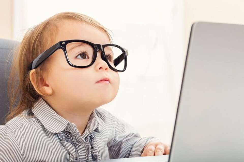 Meisje_bril_laptop_1380X920_1.jpg?h=ad246196%5Cu0026itok=FHEFglA3