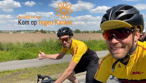 DHL fietsers tijdens de 1000 km van kom op tegen kanker