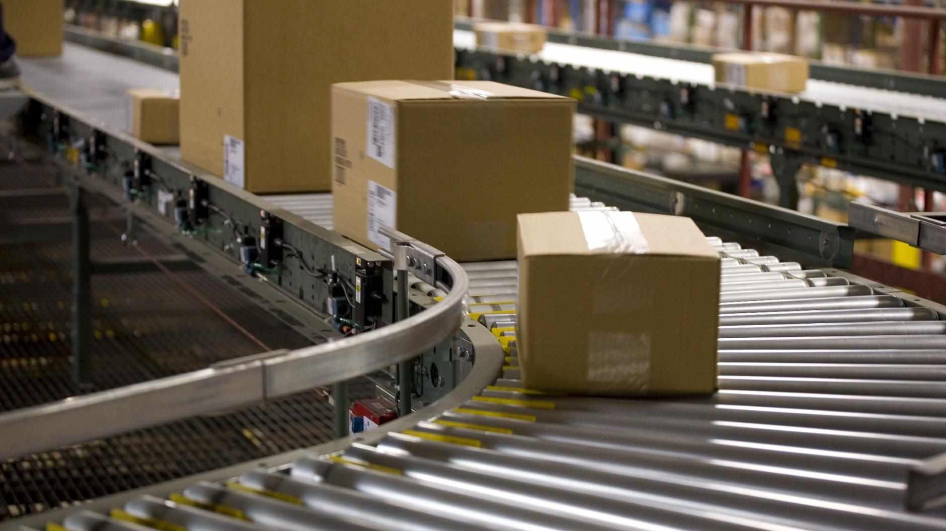 parcel on sorter belt